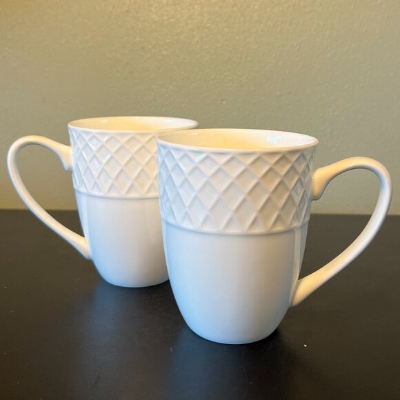 Set of 2 Mikasa TRELLIS Pattern Embossed Lattice  White Bone China Cups / Mugs - Picture 1 of 8